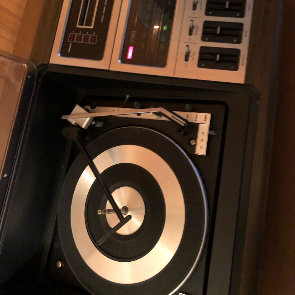 Zenith vinyl player